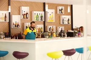Snack & Cocktail bar