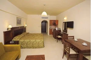 EURONAPA HOTEL APTS – Cipro
