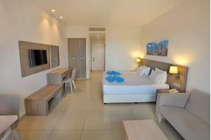 EURONAPA HOTEL APTS – Cipro