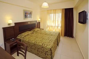 EURONAPA HOTEL APTS – Cipro