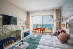 LEONARDO LAURA BEACH – Cipro