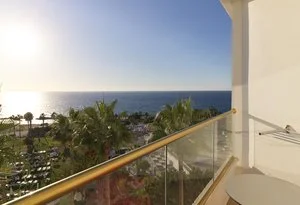 LEONARDO LAURA BEACH – Cipro