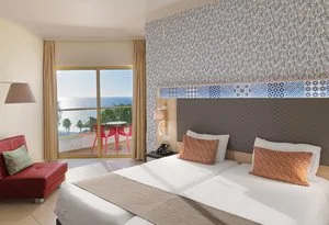 LEONARDO LAURA BEACH – Cipro