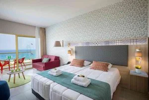 LEONARDO LAURA BEACH – Cipro