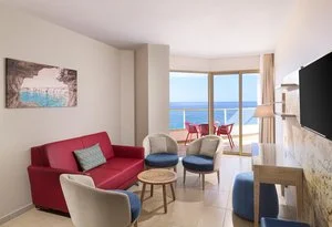 LEONARDO LAURA BEACH – Cipro
