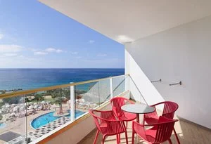 LEONARDO LAURA BEACH – Cipro