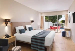 LEONARDO LAURA BEACH – Cipro