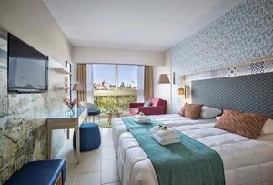 LEONARDO LAURA BEACH – Cipro