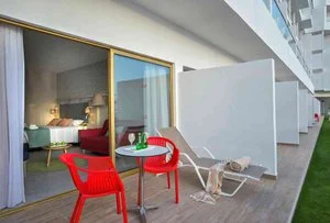 LEONARDO LAURA BEACH – Cipro