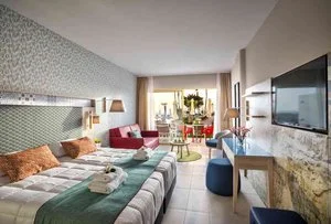 LEONARDO LAURA BEACH – Cipro