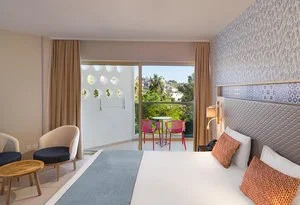 LEONARDO LAURA BEACH – Cipro