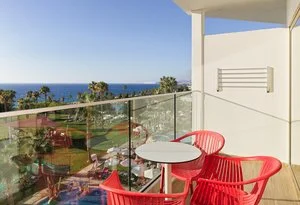 LEONARDO LAURA BEACH – Cipro