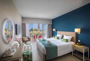 LEONARDO LAURA BEACH – Cipro