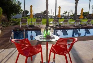 LEONARDO LAURA BEACH – Cipro