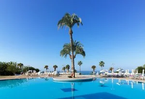 LEONARDO LAURA BEACH – Cipro
