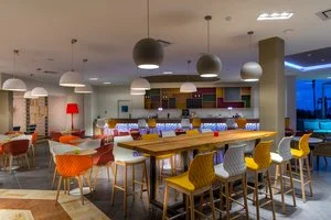 LEONARDO LAURA BEACH – Cipro