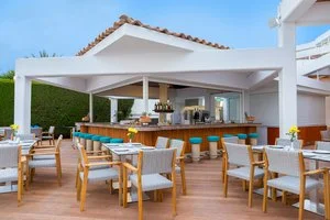 LEONARDO LAURA BEACH – Cipro