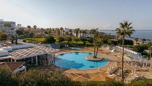 LEONARDO LAURA BEACH – Cipro