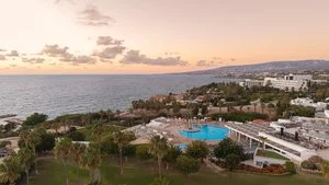 LEONARDO LAURA BEACH – Cipro