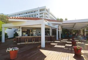 LEONARDO LAURA BEACH – Cipro