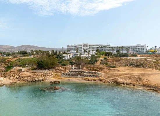LEONARDO LAURA BEACH – Cipro