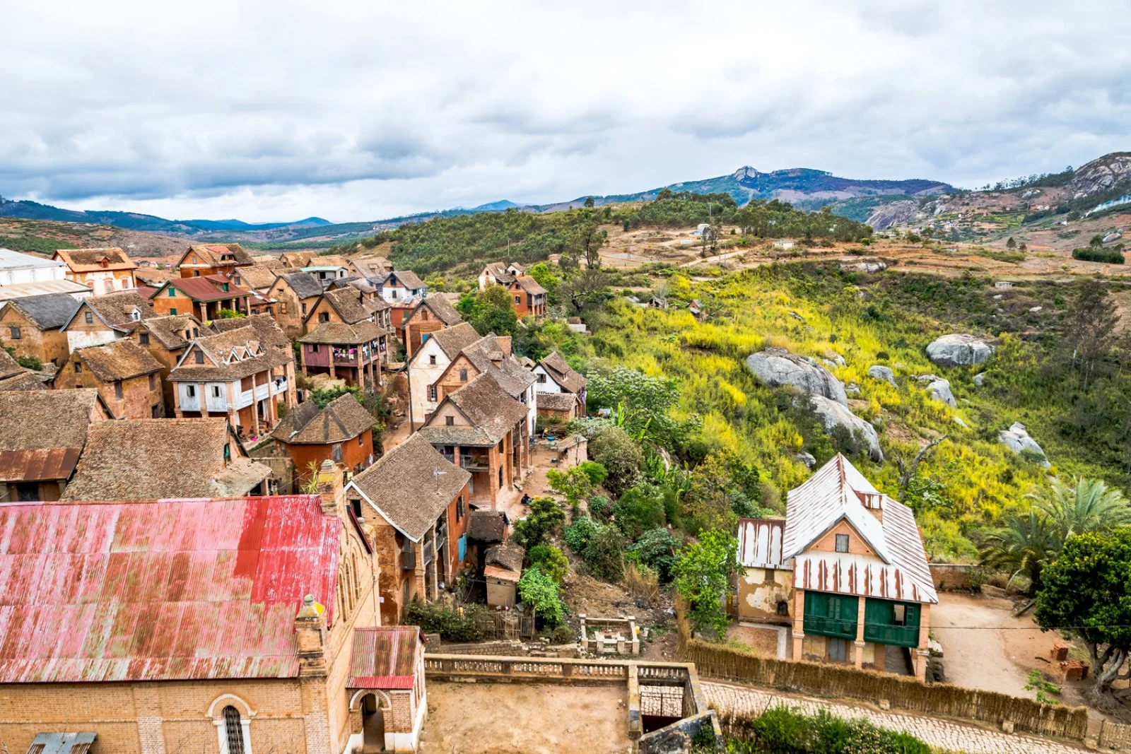 TULEAR/ANTANANARIVO