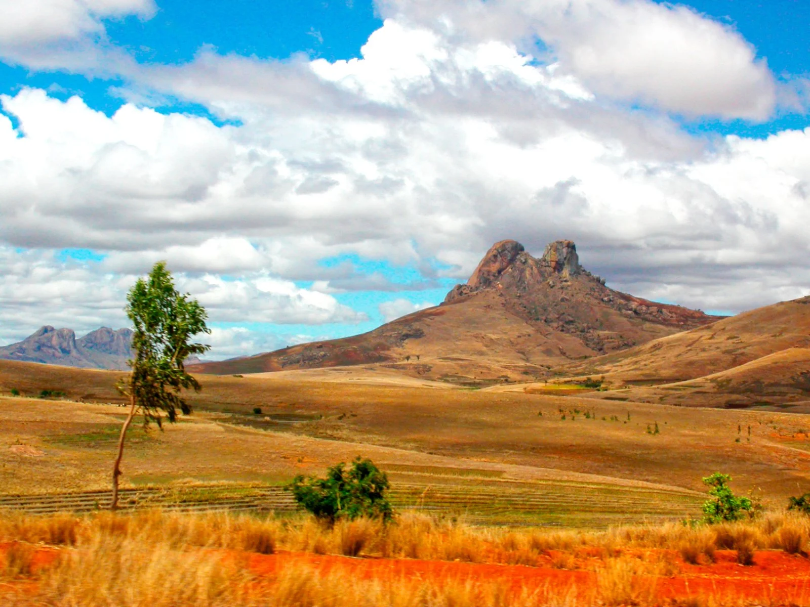 ANTSIRABE/FIANARANTSOA (250 km)