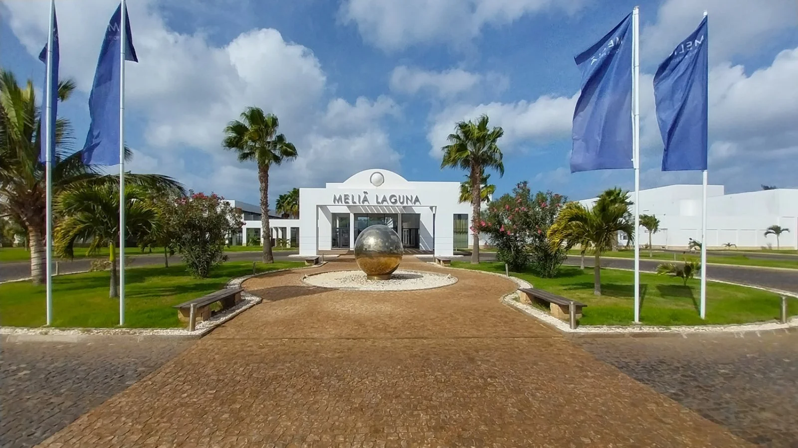 Melia Laguna - Reception