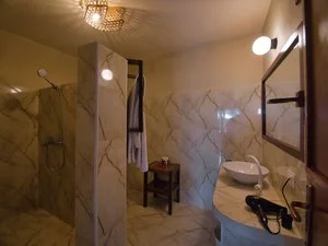 PALUMBO WAVES RESORT – Kendwa