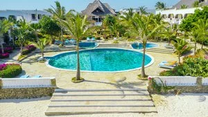 JUMBO RESORT – Watamu