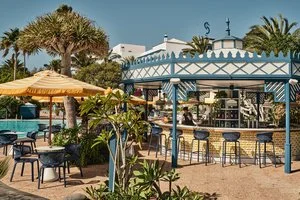 Pool bar