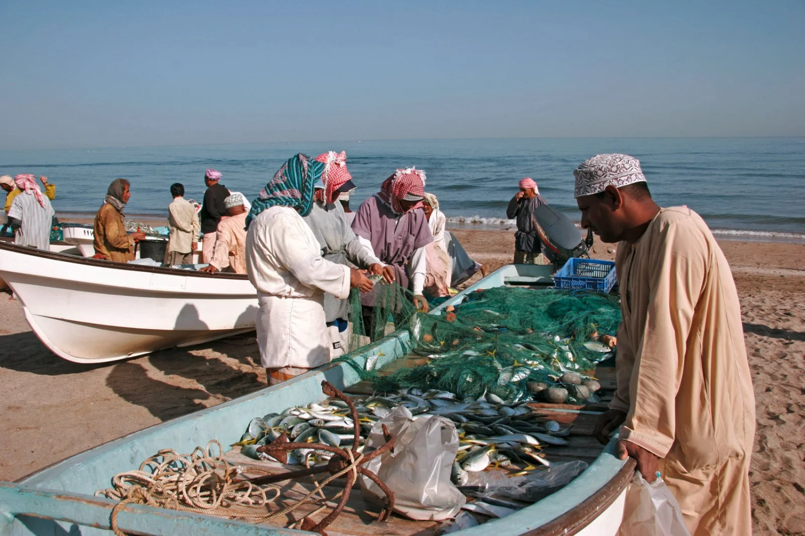 Muscat - Barka - Nakhal - Ain Thawara - Al HazmBarka - Ayn Al Kasfah - Muscat - immagine 1 di 3