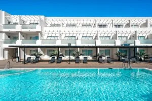 Piscina riservata agli adulti
