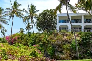 DIAMONDS LEISURE BEACH & GOLF – Gombato
