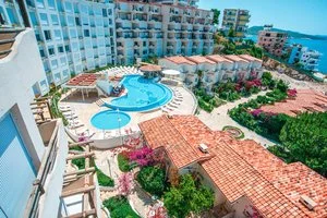 BOUGAINVILLE BAY RESORT&SPA – Tirana