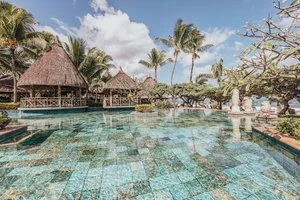 LA PIROGUE SUNLIFE RESORT – Flic en Flac
