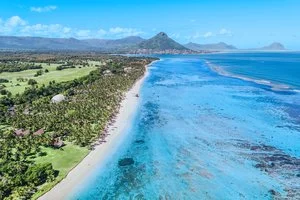 LA PIROGUE SUNLIFE RESORT – Flic en Flac