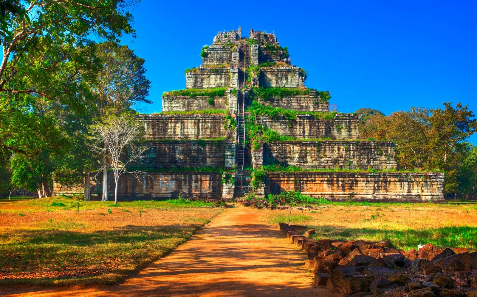 Magic Cambogia - Cambogia, Tempio Di Koh Ker