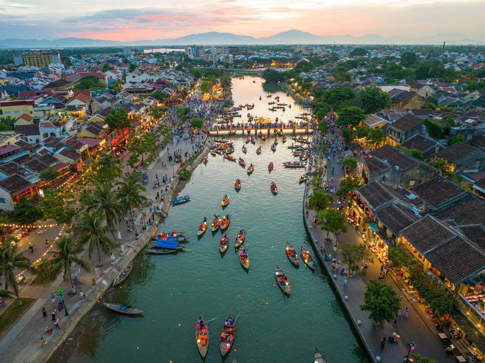 Baia di Halong - Hanoi - Hoi An
