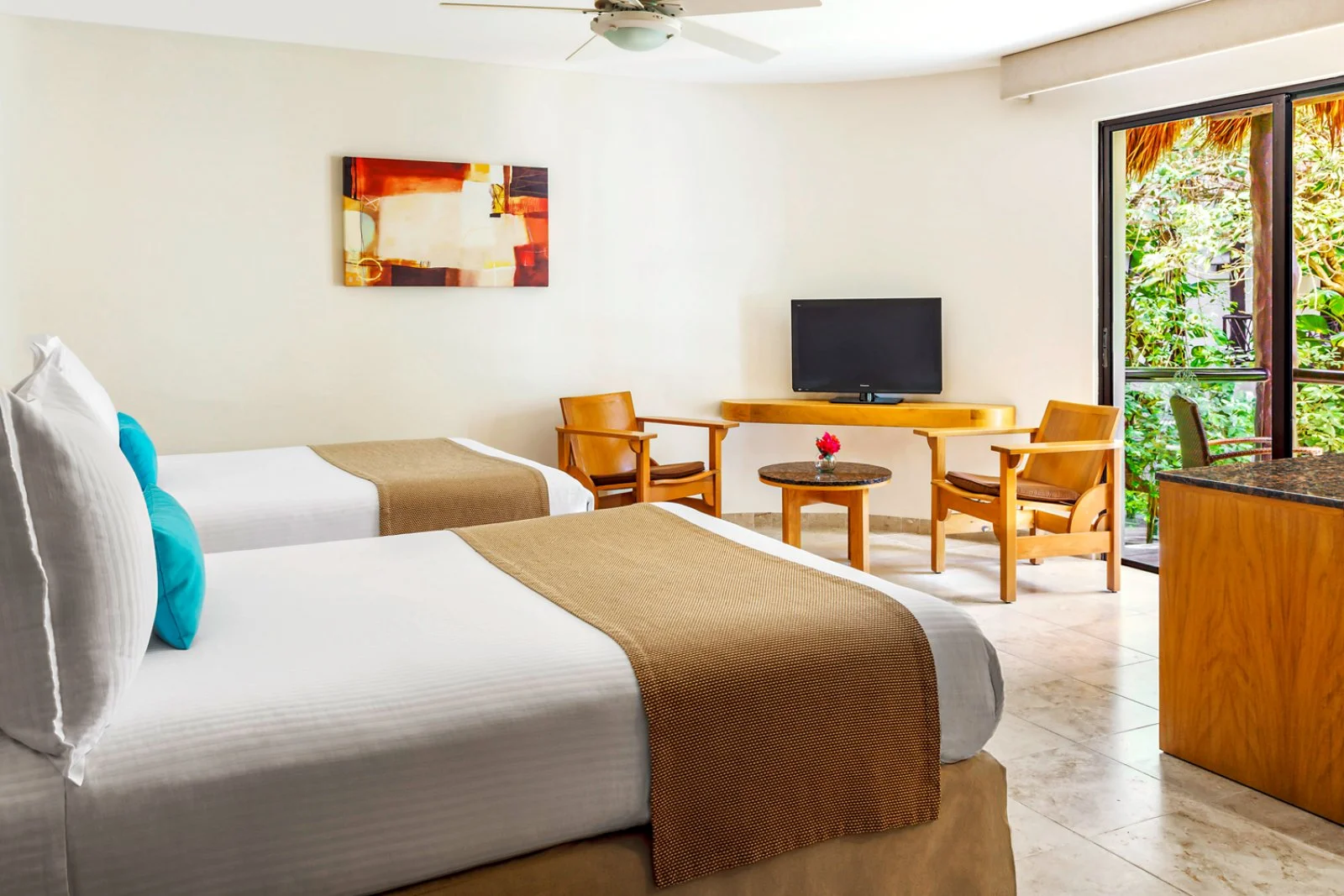 THE REEF PLAYACAR – Playa del Carmen