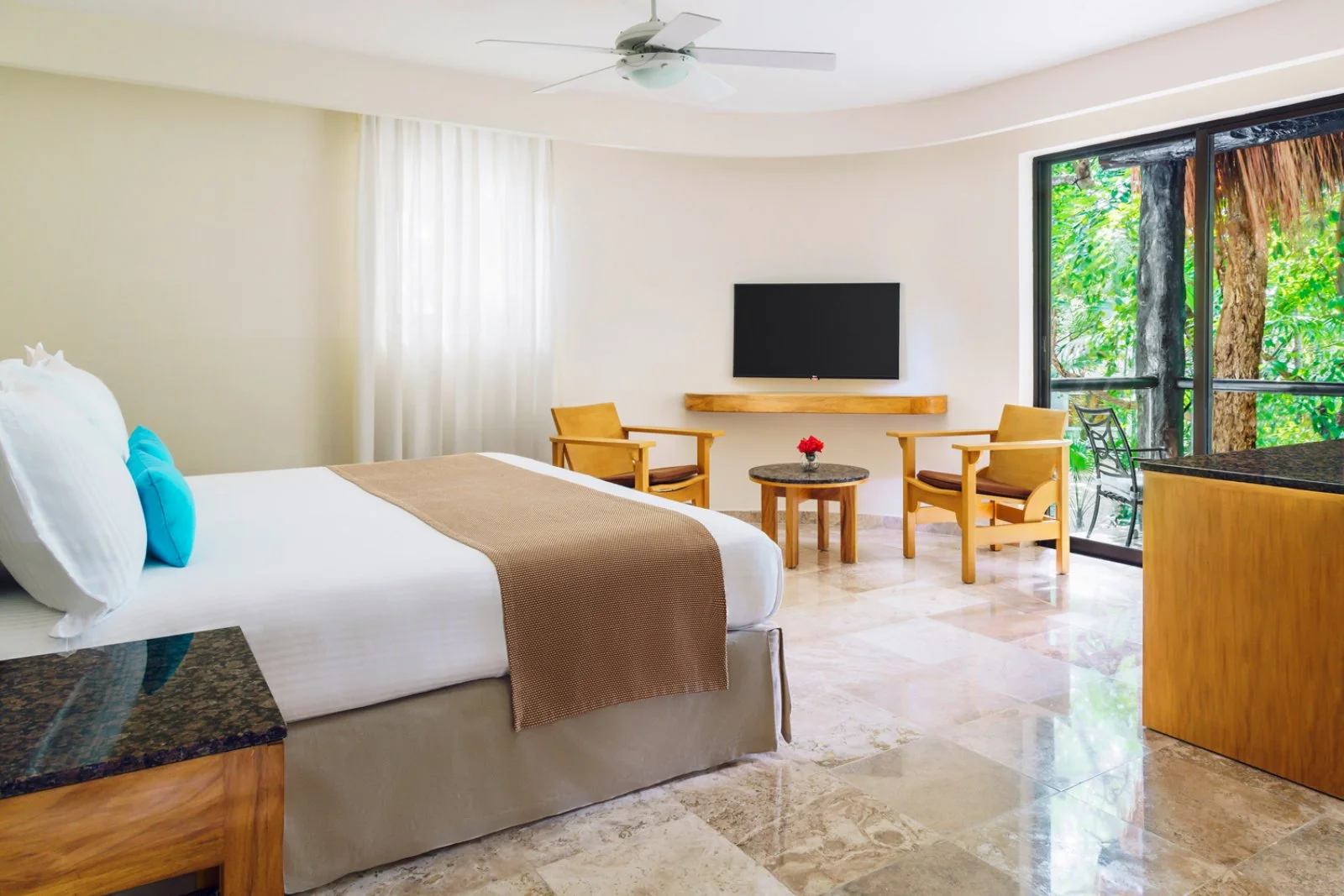 THE REEF PLAYACAR – Playa del Carmen