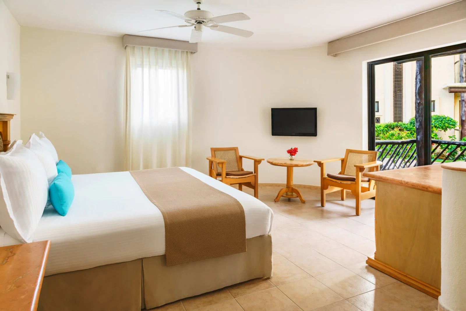 THE REEF PLAYACAR – Playa del Carmen
