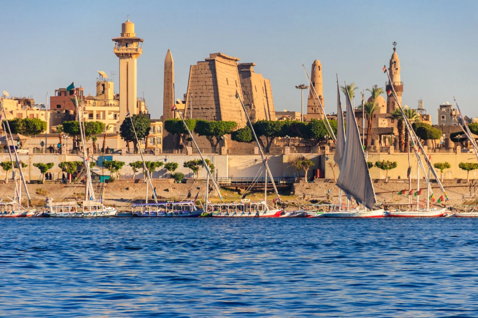 Luxor - Italia