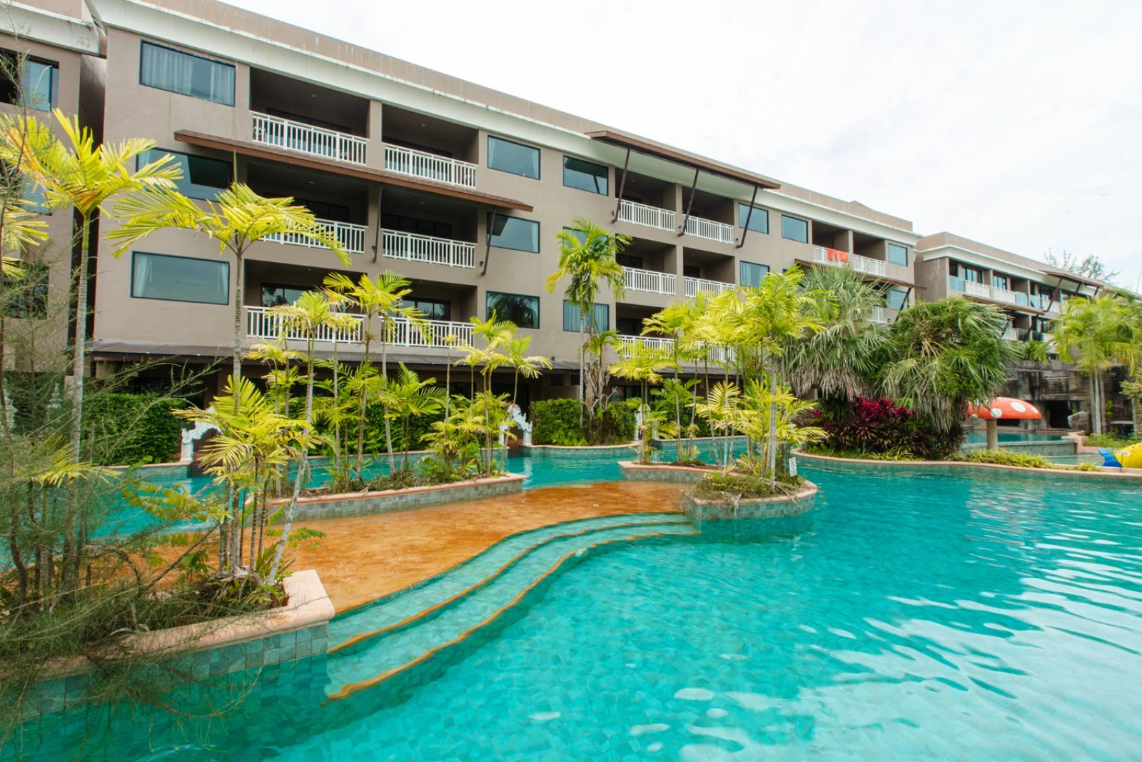 MAIKHAO PALM BEACH RESORT – Thailandia