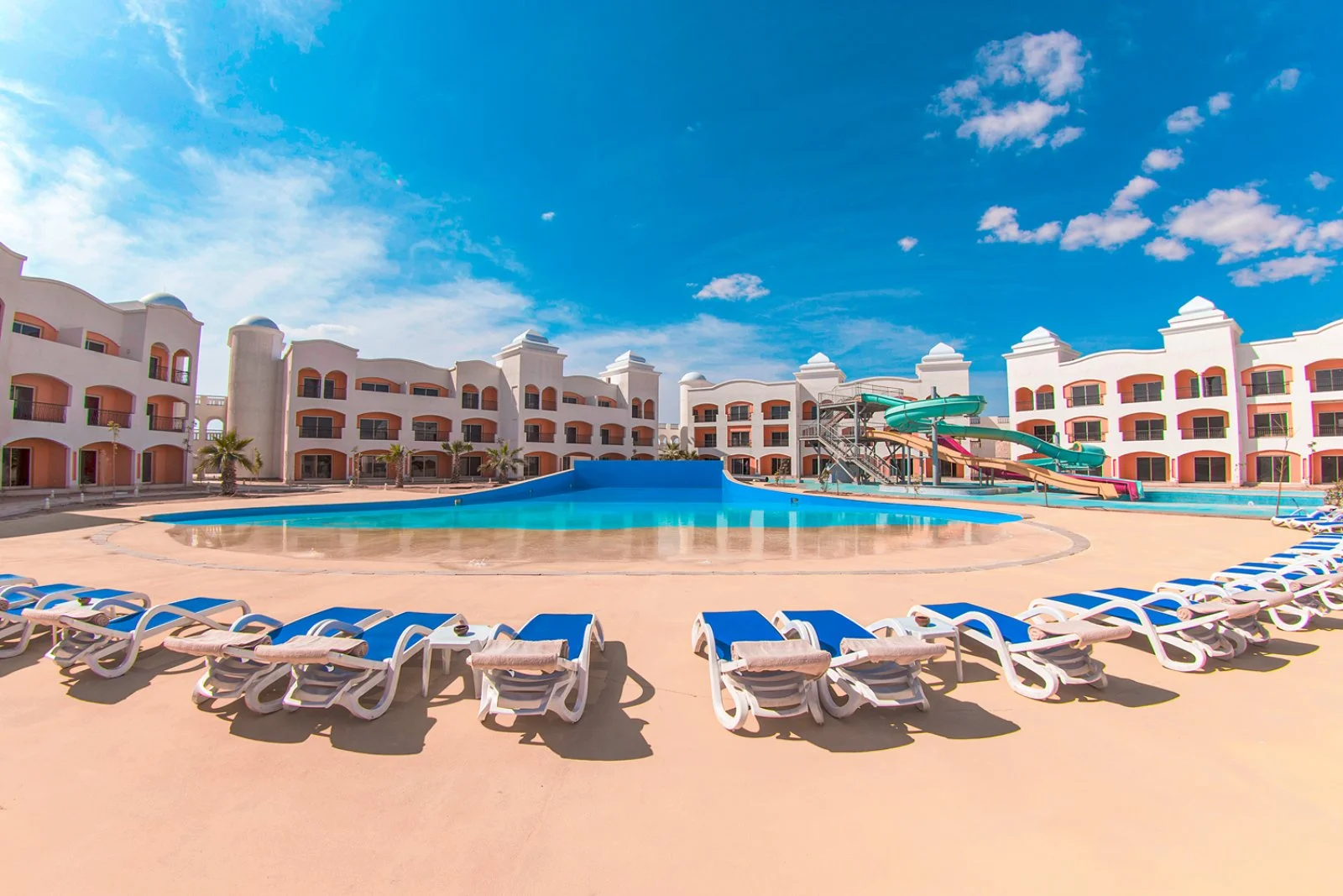 WAVES RESORT – Governatorato del Sinai del Sud