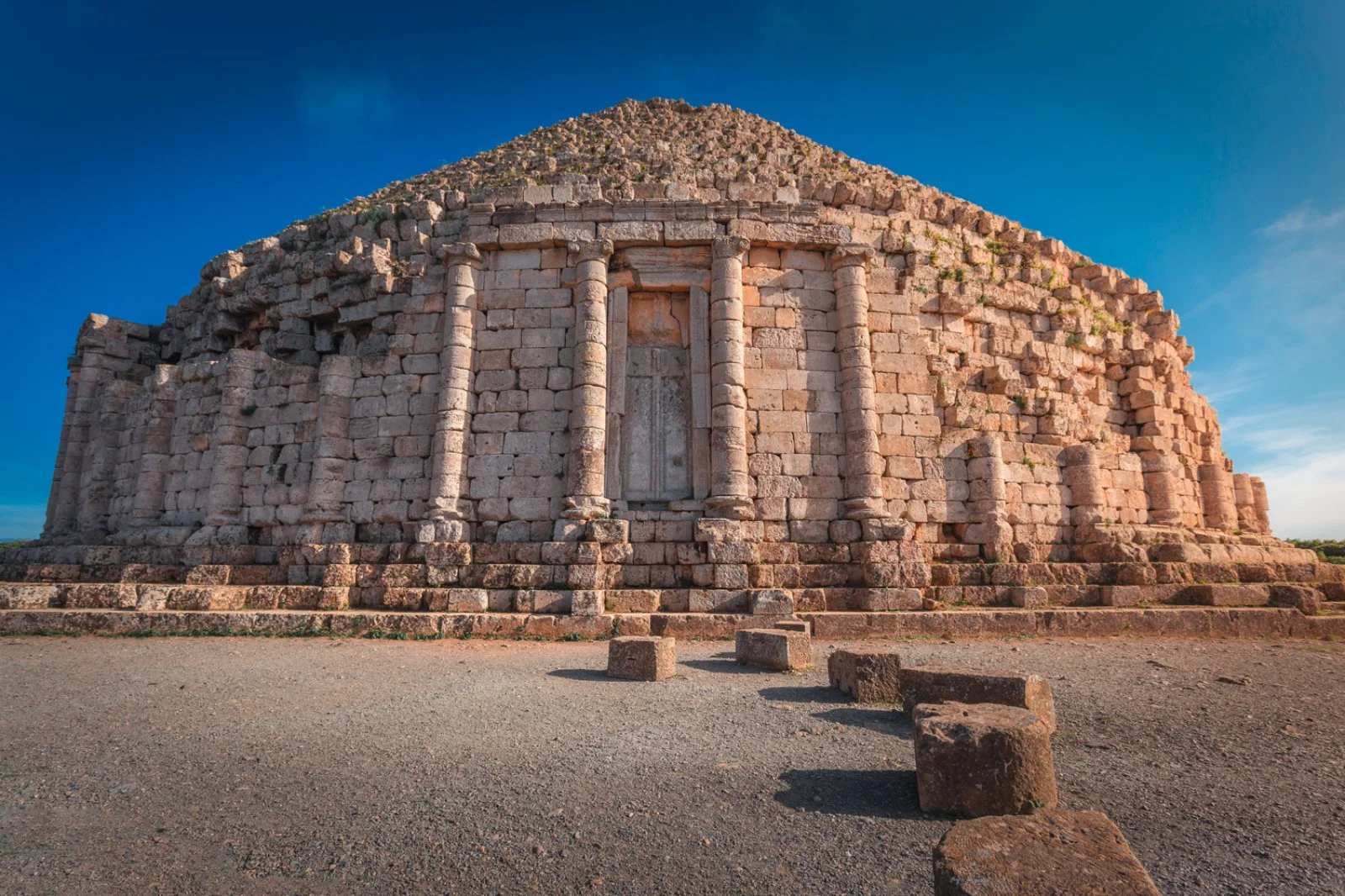 Algeri - Chercell - Tipasa - Mausoleo reale di Mauretania - Algeri - immagine 3 di 3