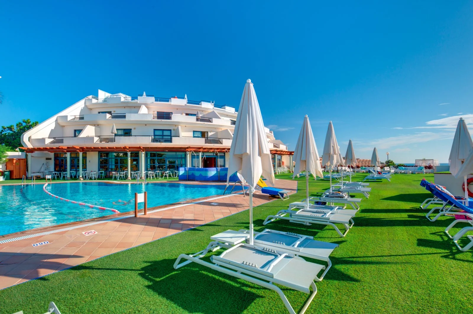 SBH CRYSTAL BEACH HOTEL & SUITE