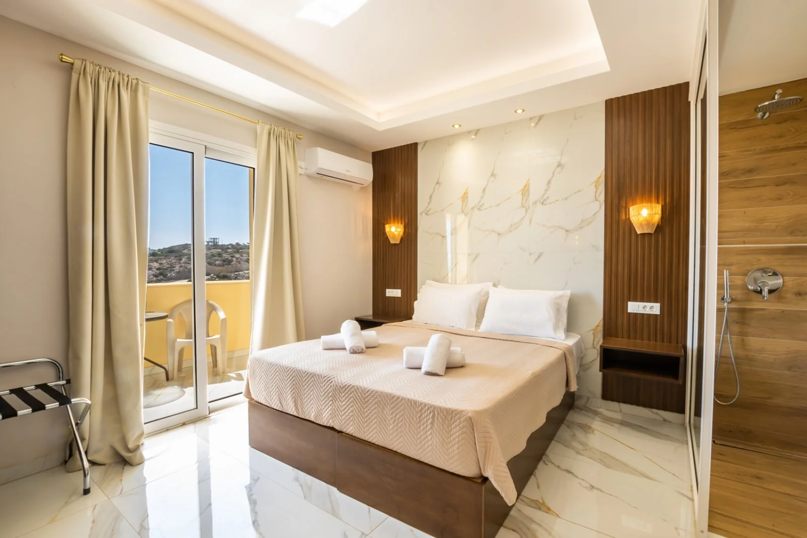 MIKE'S LUXURY APARTMENT – Lakki