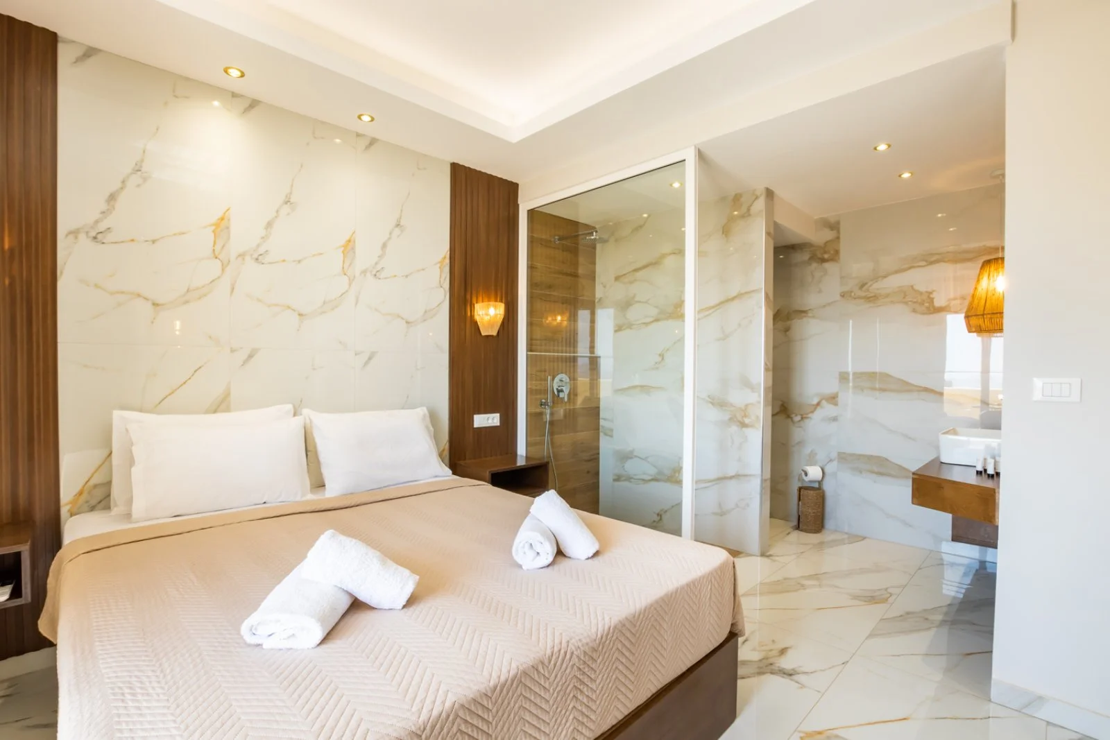MIKE'S LUXURY APARTMENT – Lakki