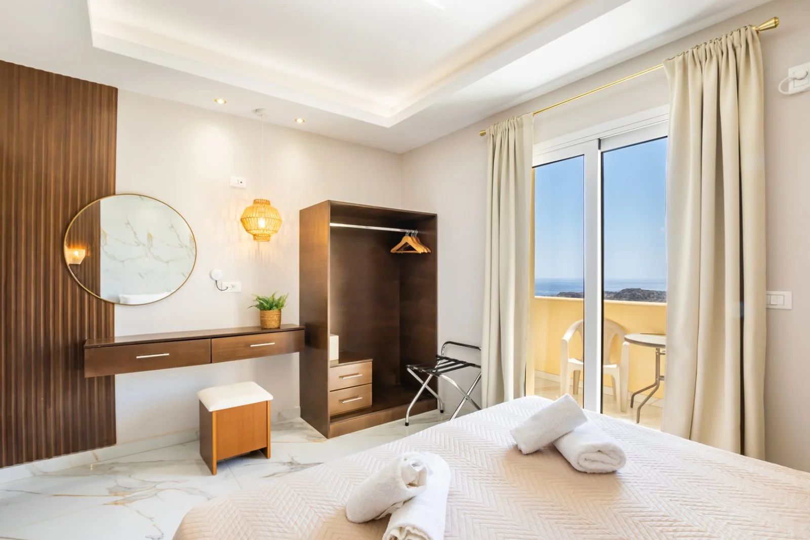 MIKE'S LUXURY APARTMENT – Lakki